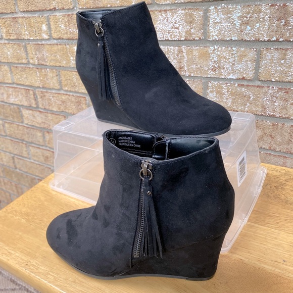 Lexie & Abbie. Black booties size 8.5 - Picture 10 of 15